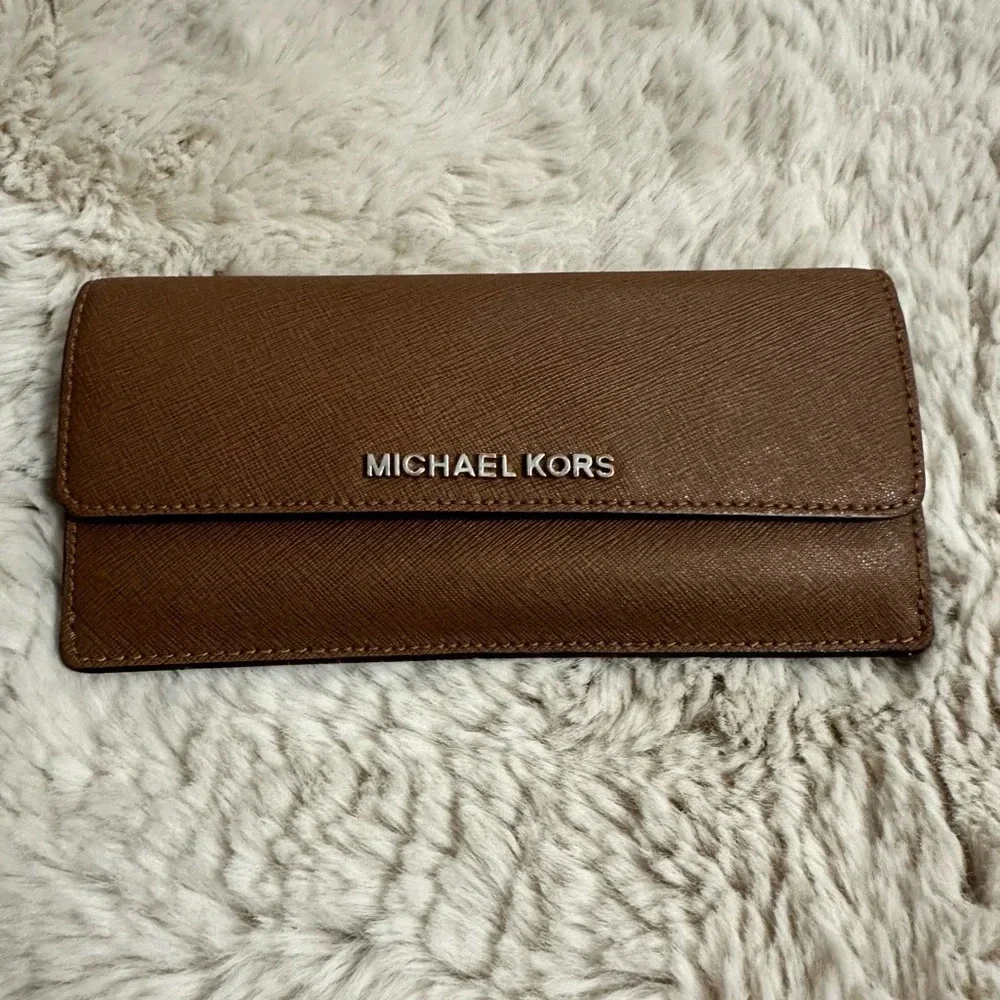 Michael Kors Jet Set Travel Trifold Wallet